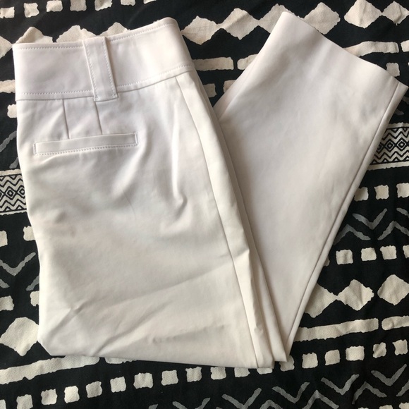 Ann Taylor Pants - Ann Taylor Stretch 'Lindsay" Capri in White size 4 Ann Taylor Pants - Ann Taylor Stretch 'Lindsay" Capri in White size 4